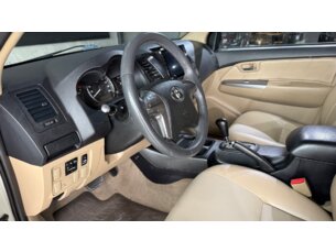 Foto 9 - Toyota Hilux Cabine Dupla Hilux 2.7 Flex 4x2 CD SR (Aut) automático