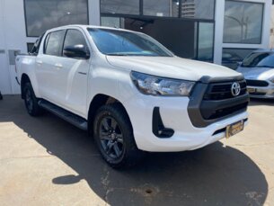 Foto 2 - Toyota Hilux Cabine Dupla Hilux CD 2.8 TDI SR 4WD automático