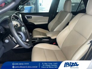 Foto 8 - Toyota SW4 SW4 2.8 TDI Diamond 7L 4WD automático