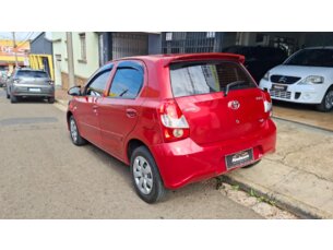 Foto 4 - Toyota Etios Hatch Etios X 1.3 (Flex) (Aut) automático
