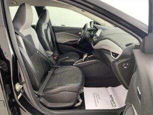 Foto 10 - Chevrolet Onix Onix 1.0 Turbo Premier (Aut) automático