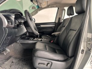 Foto 9 - Toyota Hilux Cabine Dupla Hilux 2.8 TDI SRV CD 4x4 (Aut) automático