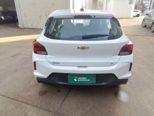 Foto 5 - Chevrolet Onix Onix 1.0 LT manual