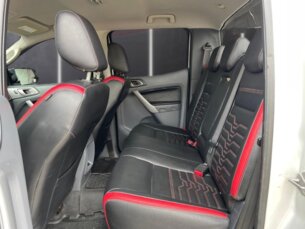 Foto 9 - Ford Ranger Cabine Dupla Ranger 3.2 TD XLT CD 4x4 (Aut) automático