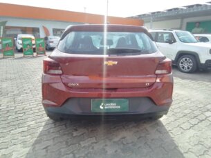 Foto 5 - Chevrolet Onix Onix 1.0 LT manual