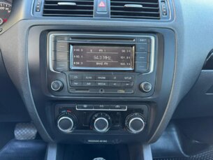 Foto 8 - Volkswagen Jetta Jetta 2.0 Comfortline Tiptronic (Flex) manual