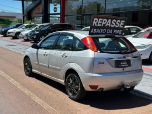 Foto 2 - Ford Focus Hatch Focus Hatch Ghia 2.0 16V manual