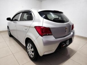 Foto 5 - Chevrolet Onix Onix 1.0 LT SPE/4 manual