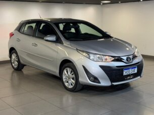 Foto 3 - Toyota Yaris Hatch Yaris 1.3 XL CVT (Flex) automático