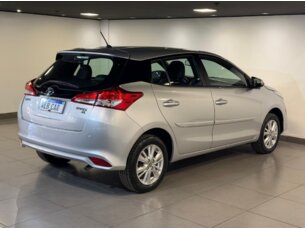 Foto 6 - Toyota Yaris Hatch Yaris 1.3 XL CVT (Flex) automático