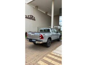 Foto 2 - Toyota Hilux Cabine Dupla Hilux 2.8 TDI CD SRX 4x4 (Aut) automático