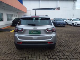 Foto 4 - Jeep Compass Compass 1.3 T270 Longitude automático