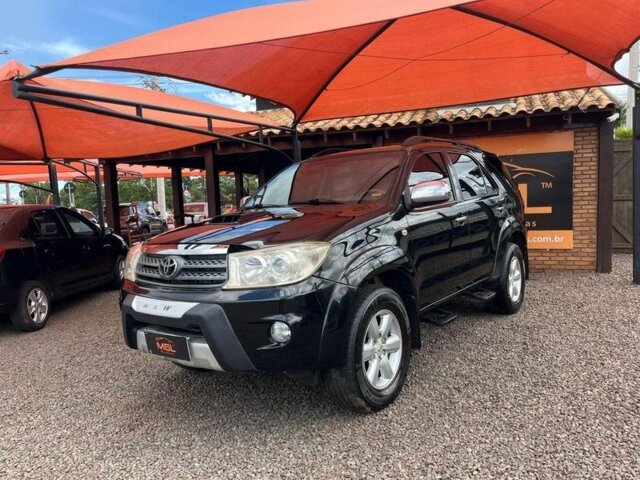 Toyota SW4 SRV 4x4 3.0 Turbo (aut) 2011