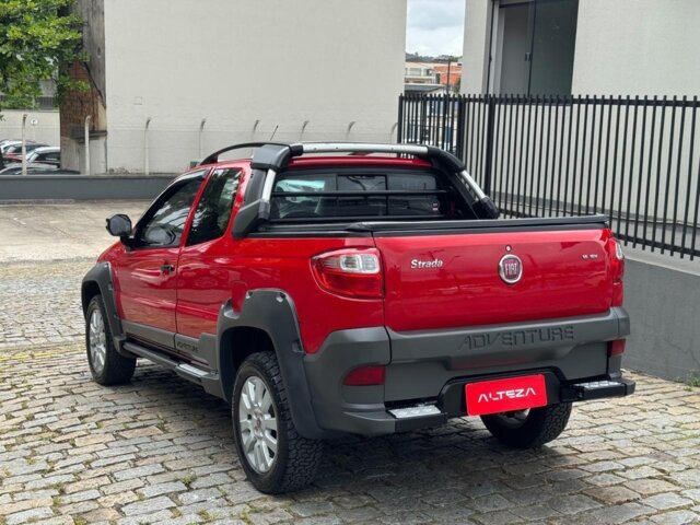 Foto 2 - Fiat Strada Adventure 1.8 16V (Flex) (Cabine Dupla) 2015