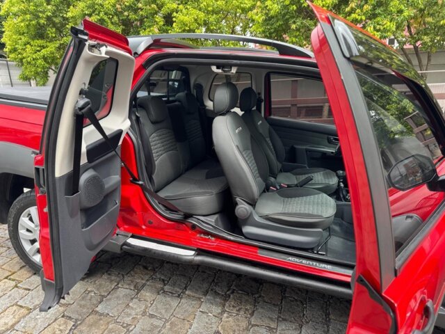 Foto 4 - Fiat Strada Adventure 1.8 16V (Flex) (Cabine Dupla) 2015
