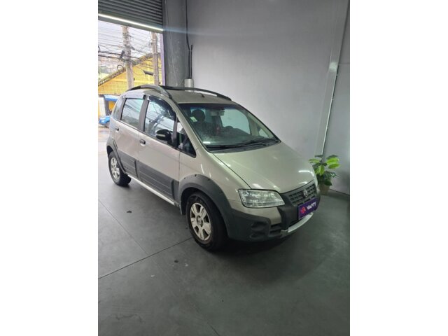 Foto 2 - Fiat Idea Adventure 1.8 (Flex) 2010