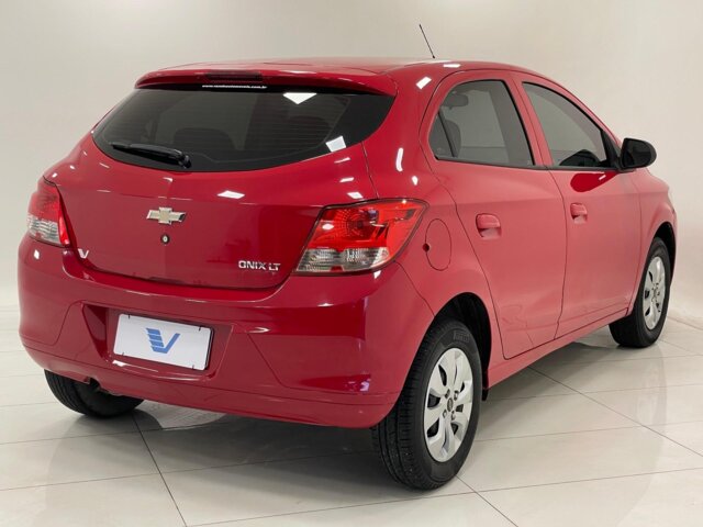 Foto 3 - Chevrolet Onix 1.0 LT SPE/4 2015