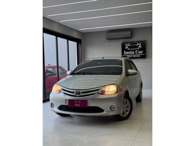 Foto 1 - Toyota Etios Sedan XS 1.5 (Flex) 2015