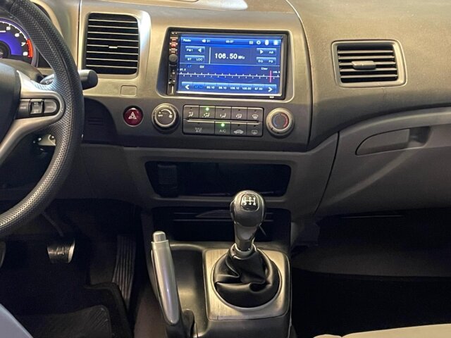 Foto 6 - Honda Civic LXL 1.8 16V (Couro) (Flex) 2010