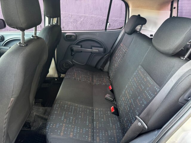 Foto 10 - Fiat Uno Vivace 1.0 8V (Flex) 4p 2015