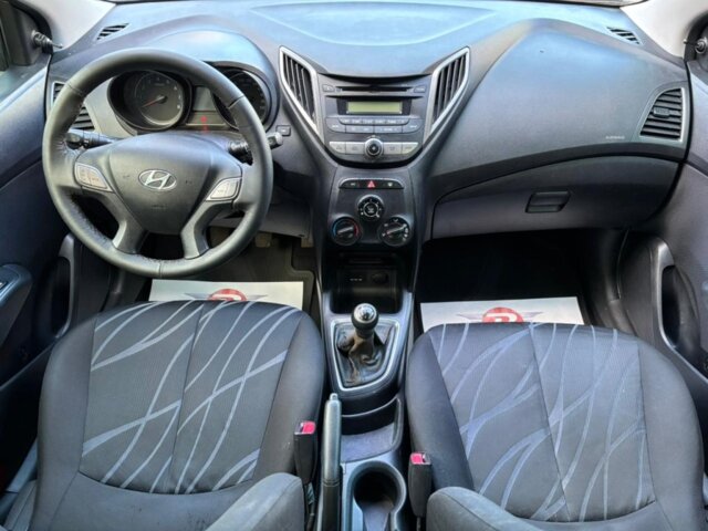 Foto 7 - Hyundai HB20 1.0 Comfort 2014