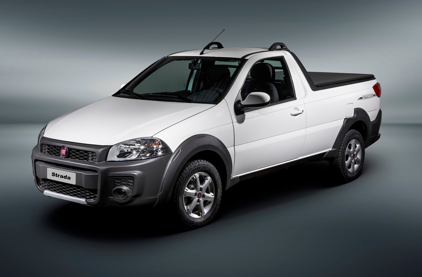 Fiat Strada Freedom Cabine Simples estreia no Brasil