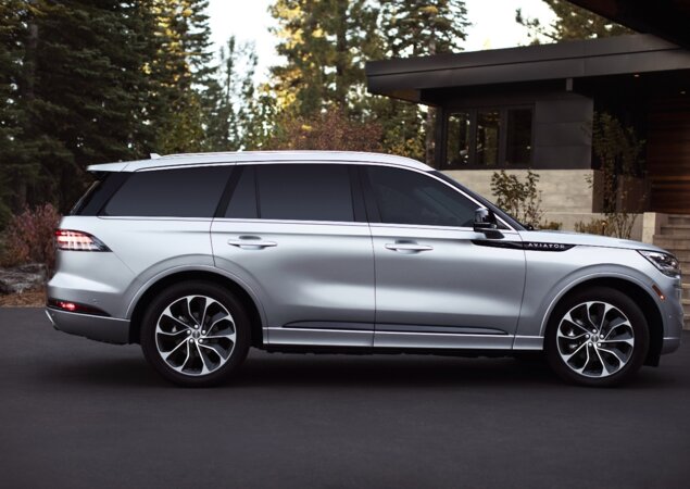 Visual quadrado e robusto é marca dos SUVs americanos