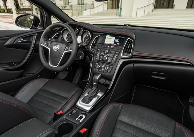 The interior was similar to that of the Astra and was already showing signs of age.