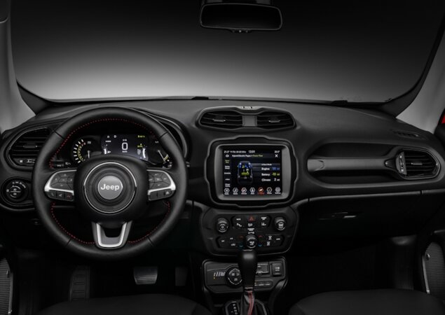 Interior ganha apenas novos botões e painel com tela digital maior