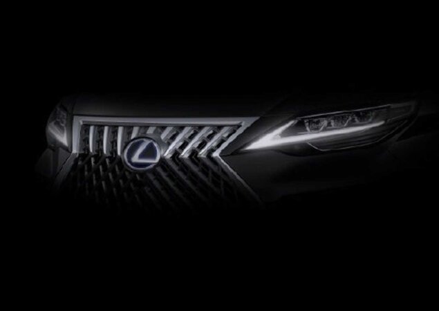 Minivan concorre com Mercedes-Benz Classe V e é derivada da Toyota Alphard
