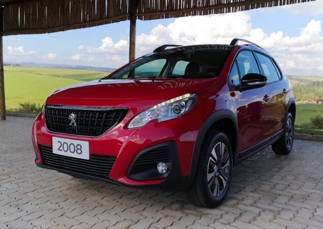Peugeot 2008 reestilizado estreia no Brasil