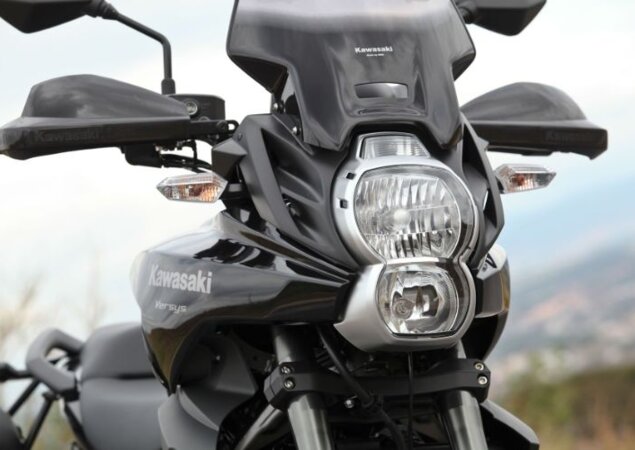 Esperta, dinâmica e divertida, a Versys ganhou acessórios para virar a Tourer