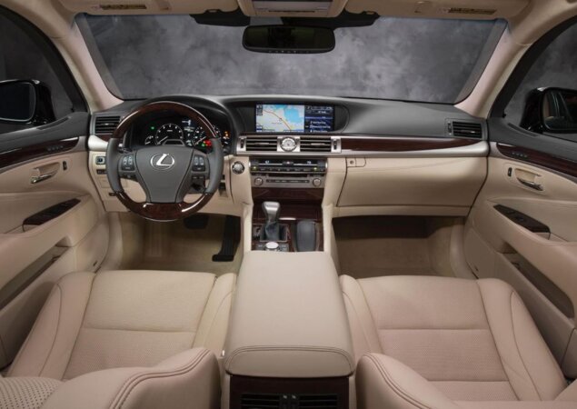 Lexus LS 460 