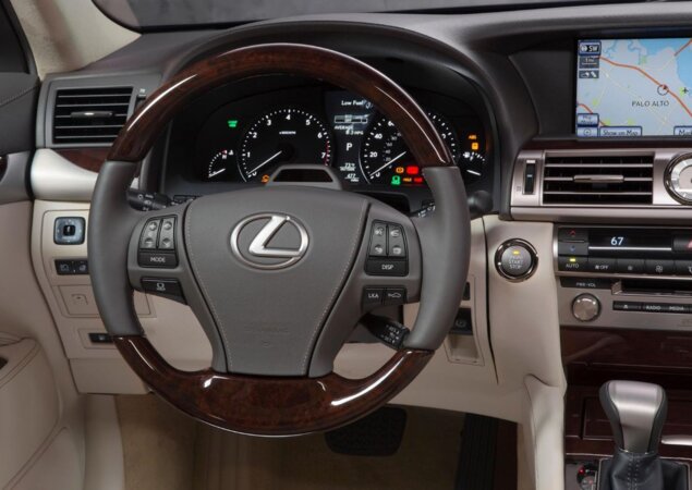 Lexus LS 460 