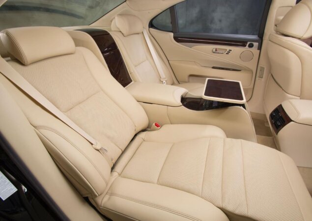 Lexus LS 460 