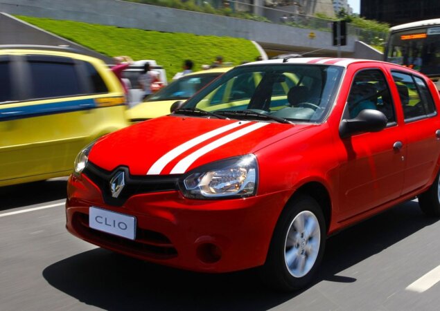 Na dianteira, visual se alinha à linguagem utilizada pela Renault no exterior