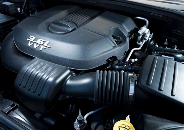 Motor Pentastar 3.0 V6 a gasolina desenvolve 286 cv