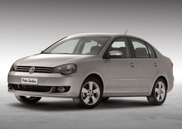 Volkswagen Polo sedã Confortline