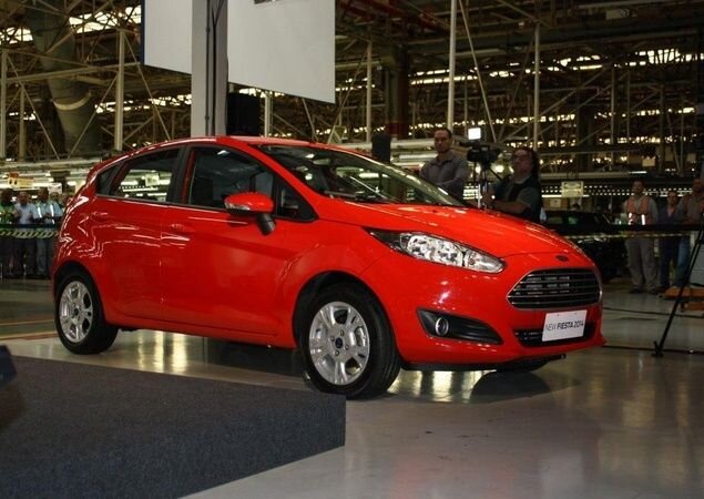 Direção elétrica, ar-condicionado, airbag duplo frontal e ABS são de série