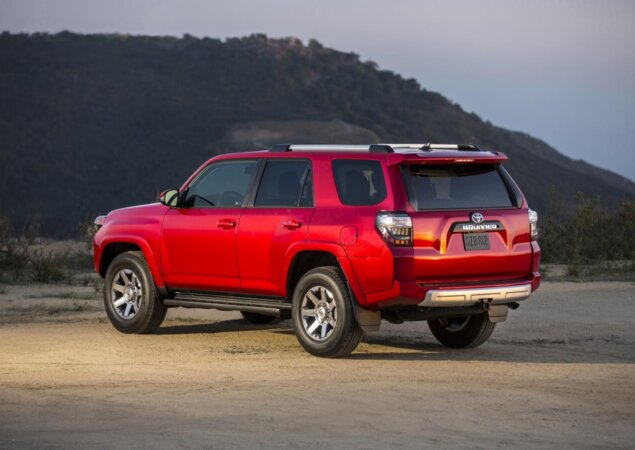 Motor 4.0 V6 a gasolina de 270 cv é o propulsor do novo Toyota 4Runner