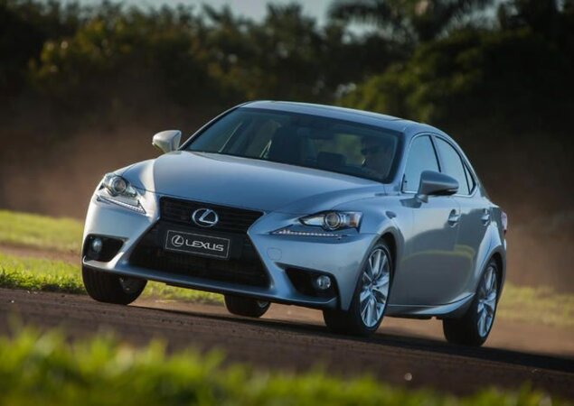 Lexus IS 