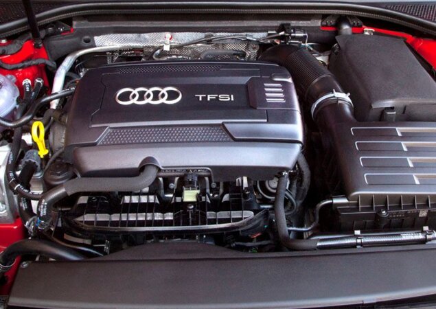 Motor 1.8 tem tudo. Turbo? Sim. Compressor? Sim. Injeção multiponto? Sim. Injeção direta? Sim