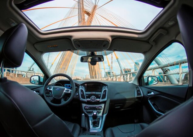 Interior do Ford Focus Titanium, versão topo de linha