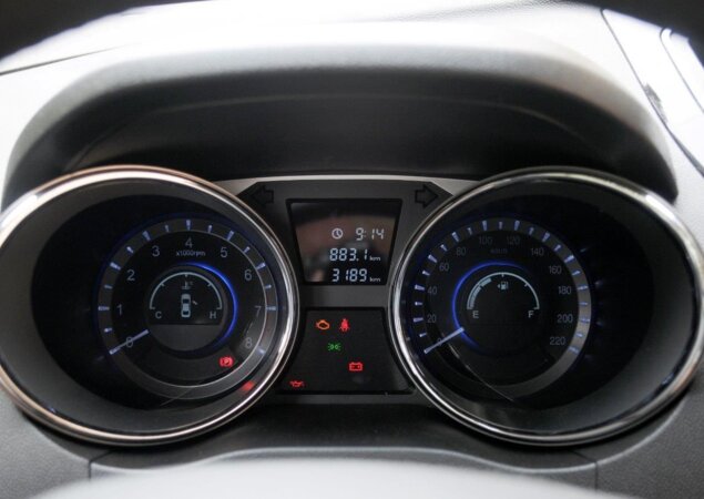 Detalhe do painel de instrumentos da JAC J6