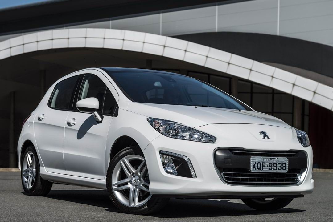 Câmbio automático de seis marchas está disponível a partir da versão intermediária Allure do Peugeot 308