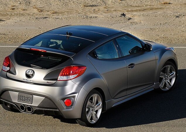 Versão turbo de 204 cv e...