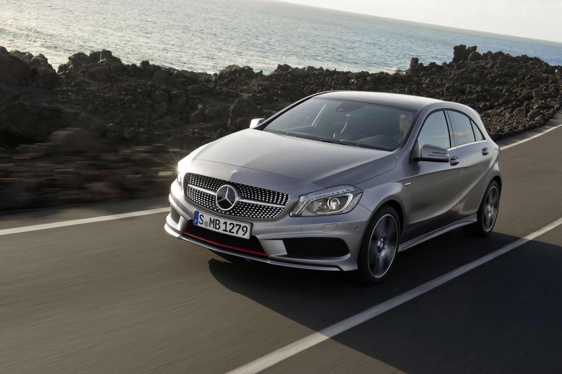 Mercedes-Benz A 250 Turbo Sport chega ao mercado brasileiro