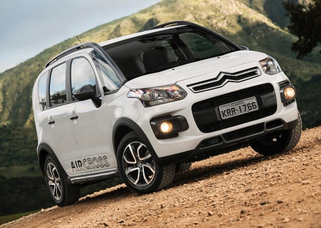 Já o Aircross ganhou faróis de máscara negra e acabamentos na cor grafite no lugar das peças cromadas