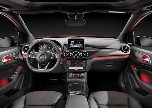 Interior da versão AMG Line conta com acabamento esportivo e detalhes exclusivos