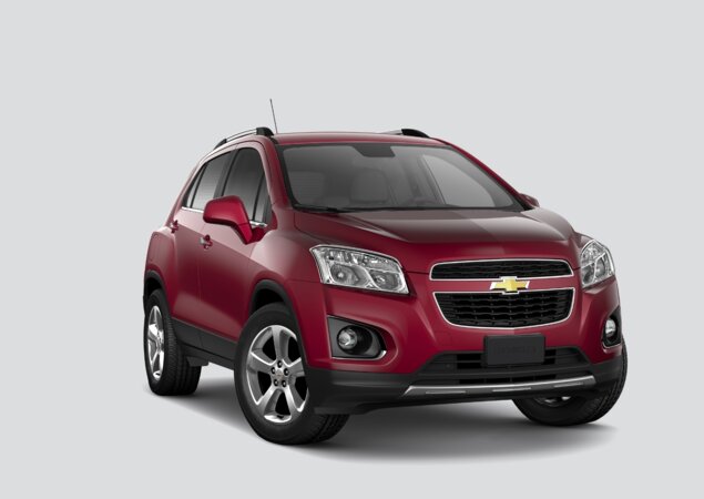 Externamente, o Tracker 2015 se diferencia pelas novas rodas, que continuam sendo aro 18